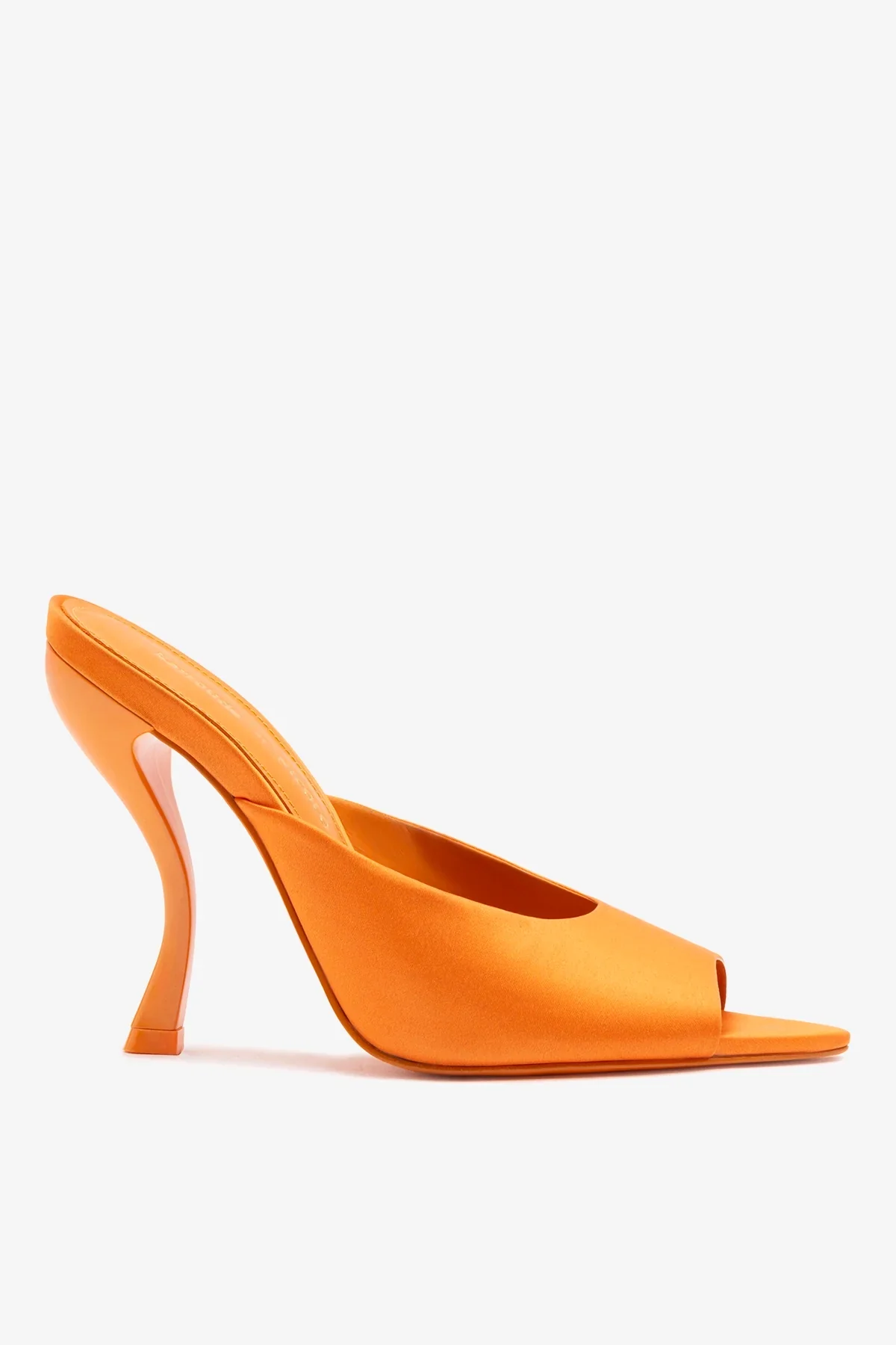 Larroudé x Nicolò B.: Mule Malibu Cetim Laranja