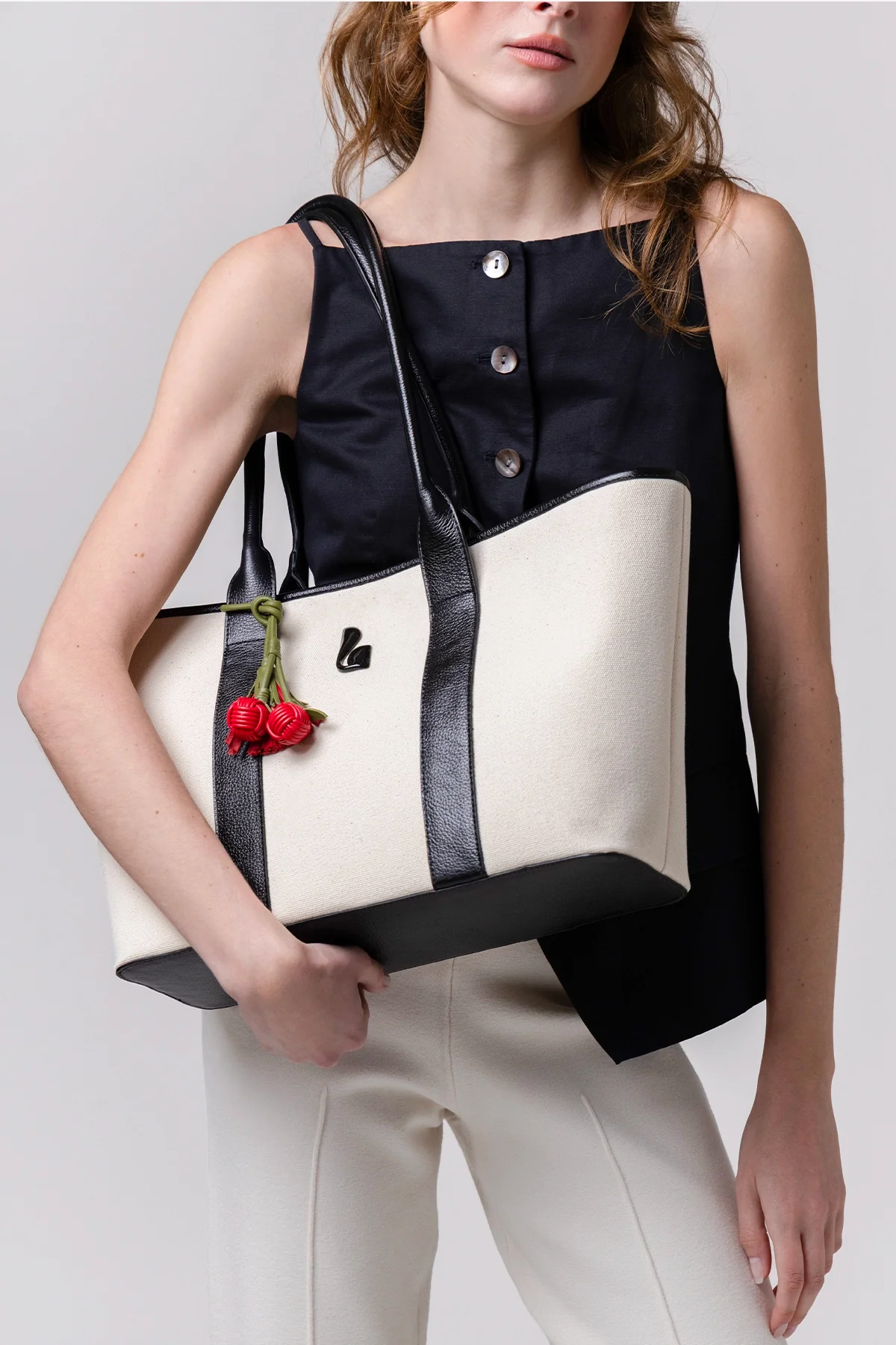 Bolsa Tote Bag City Lona Natural e Couro Preto - Image 2
