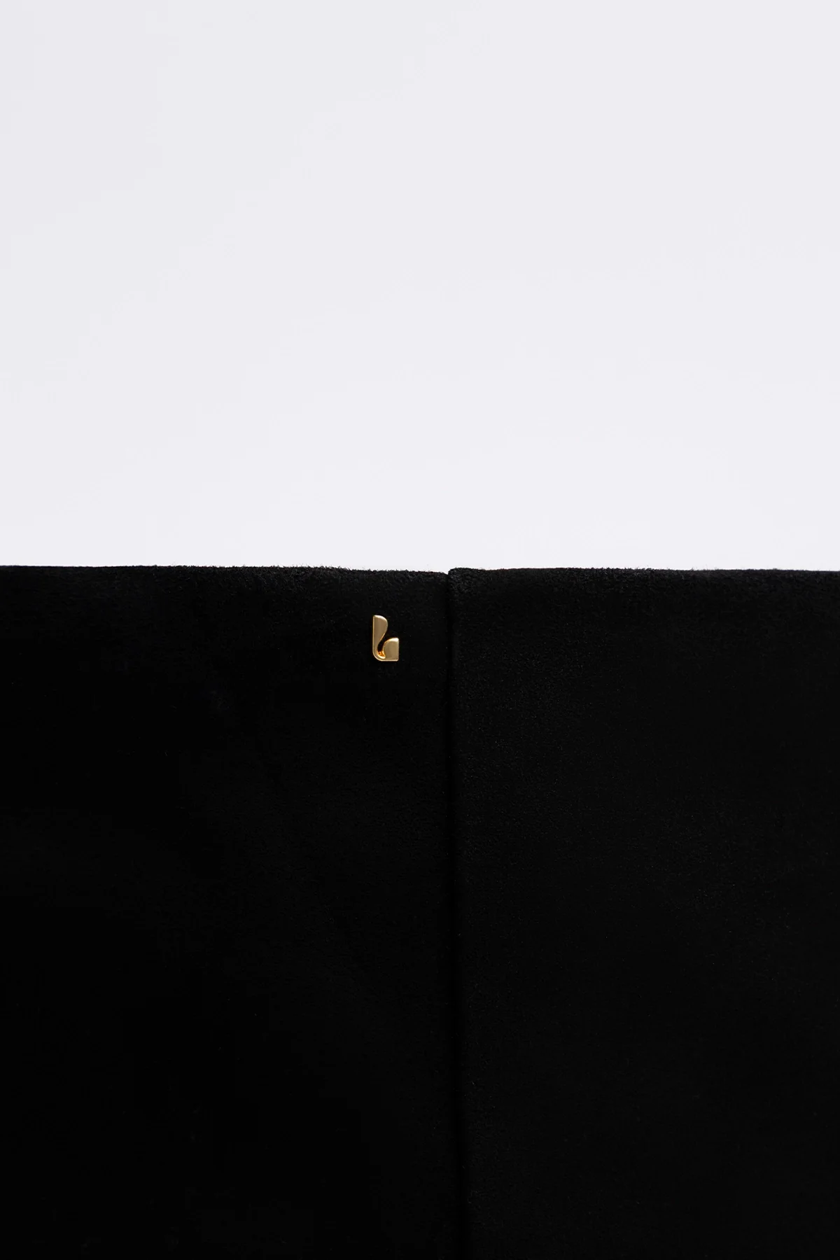Bota Cano Largo Kate Camurça Preto - Image 3