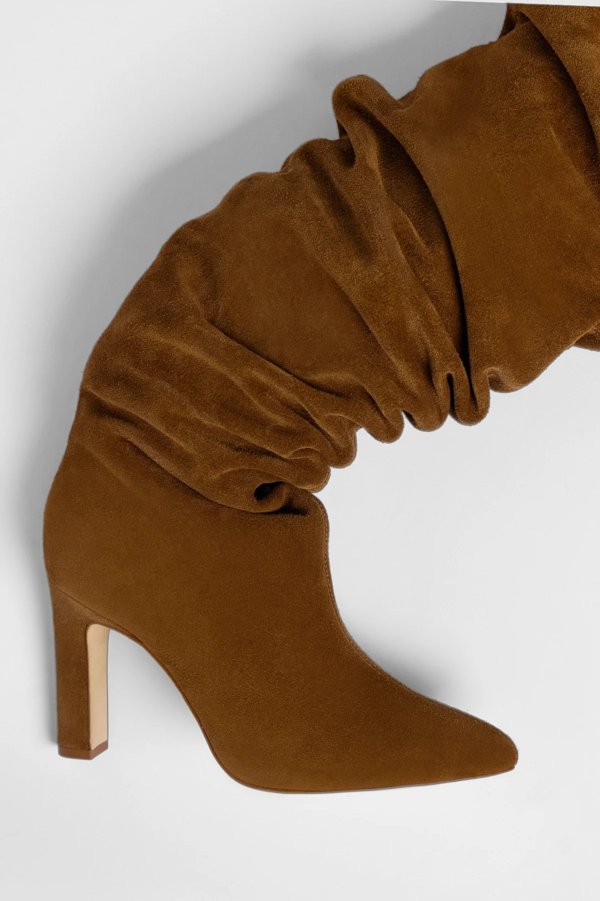 Bota Slouch Cindy Camurça Marrom - Image 3
