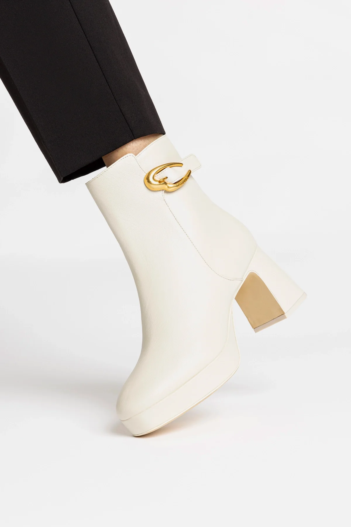Bota Plataforma Dolly Verona Low Couro Off White - Image 6