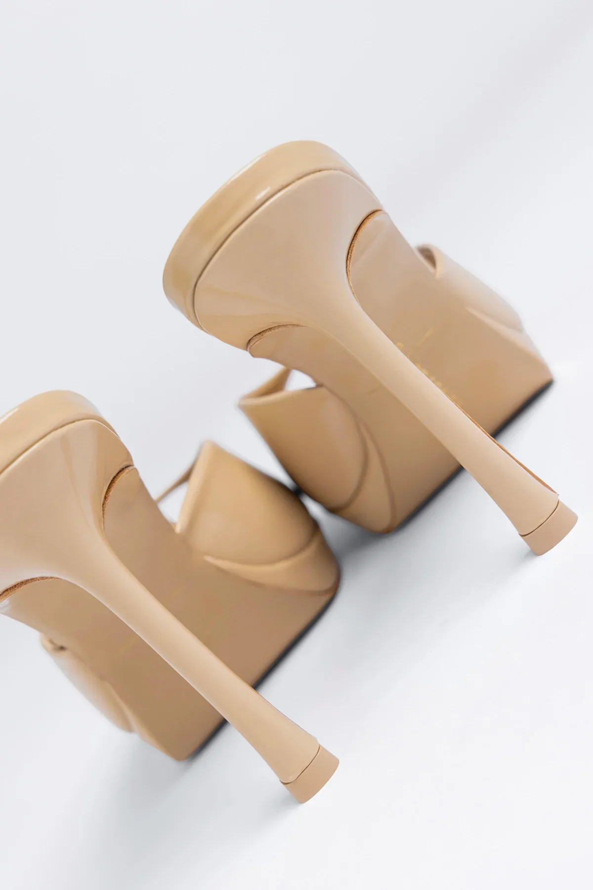 Mule Plataforma Jasmine Couro Verniz Bege - Image 4