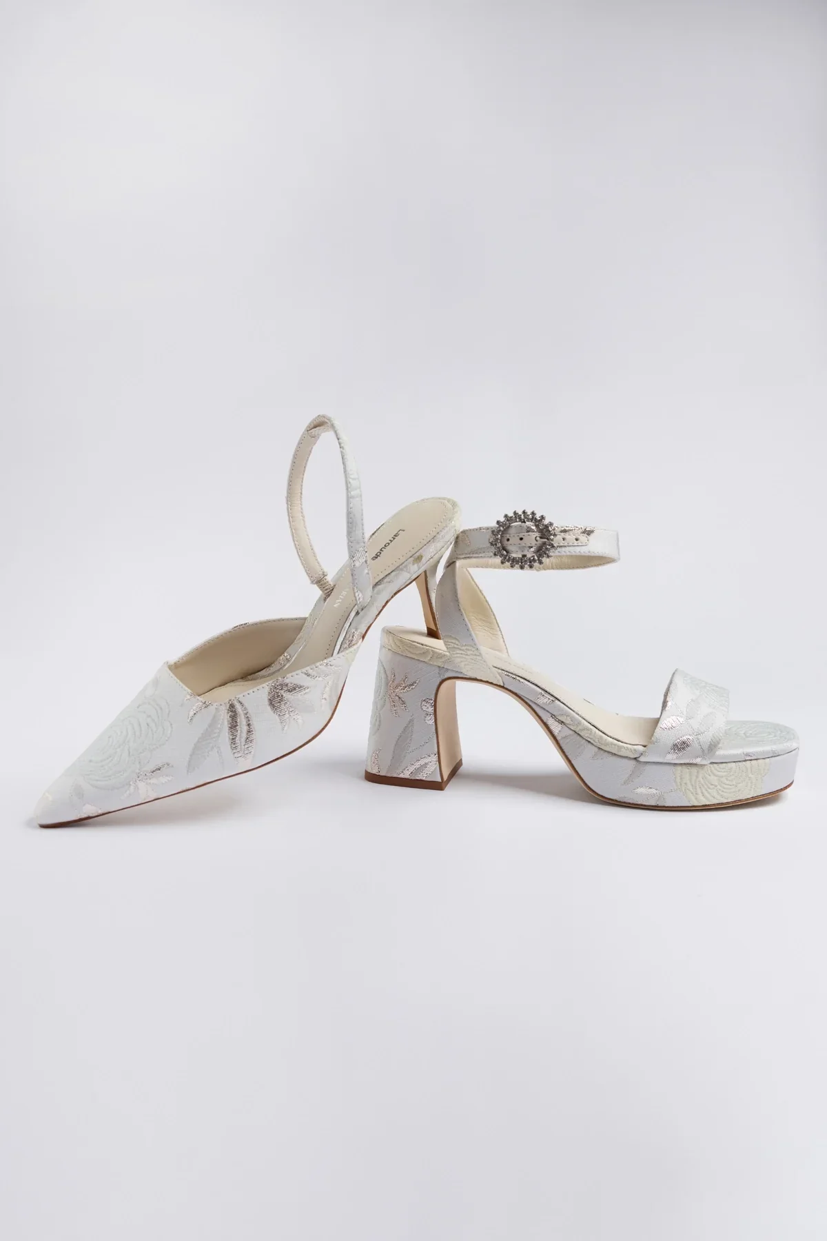 Larroudé x Markarian: Sandália Plataforma Dolly Low Brocado Off White - Image 6